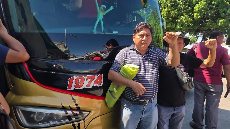 Maestros chiapanecos viajan a CDMX paro nacional